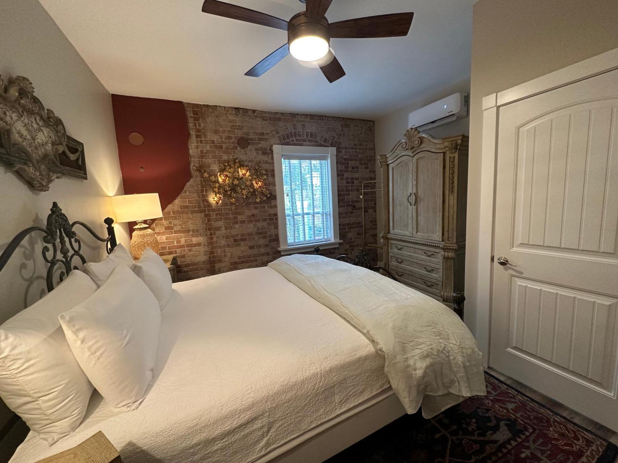 Bisbee Brownstone Suites Phòng bức ảnh