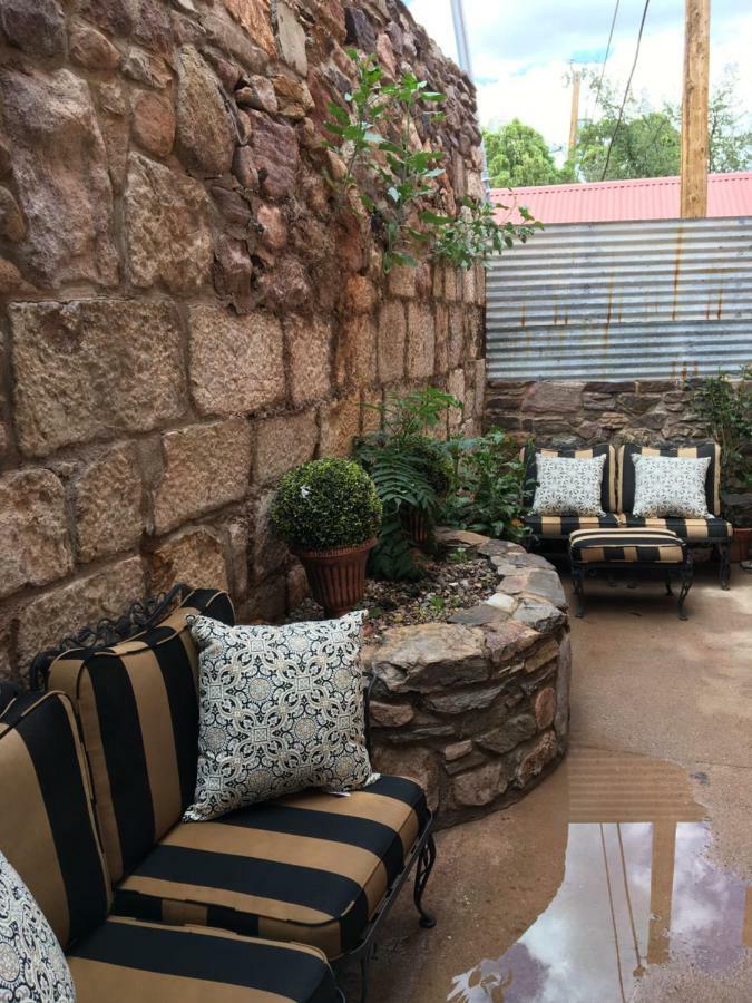 Bisbee Brownstone Suites Ngoại thất bức ảnh