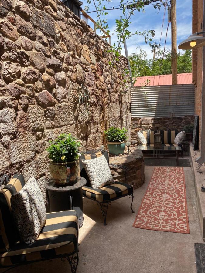 Bisbee Brownstone Suites Ngoại thất bức ảnh